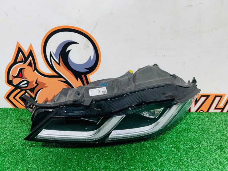 T2H43710 Headlight left Jaguar F-Pace X761 (2017-) used cost 1 200 € in stock 1 pcs.