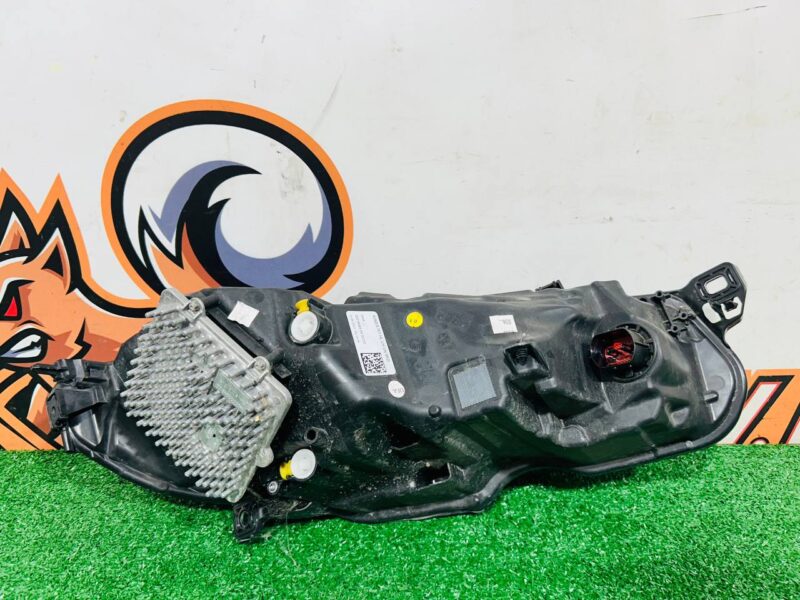 T2H43710 Headlight left Jaguar F-Pace X761 (2017-) used cost 1 200 € in stock 1 pcs.