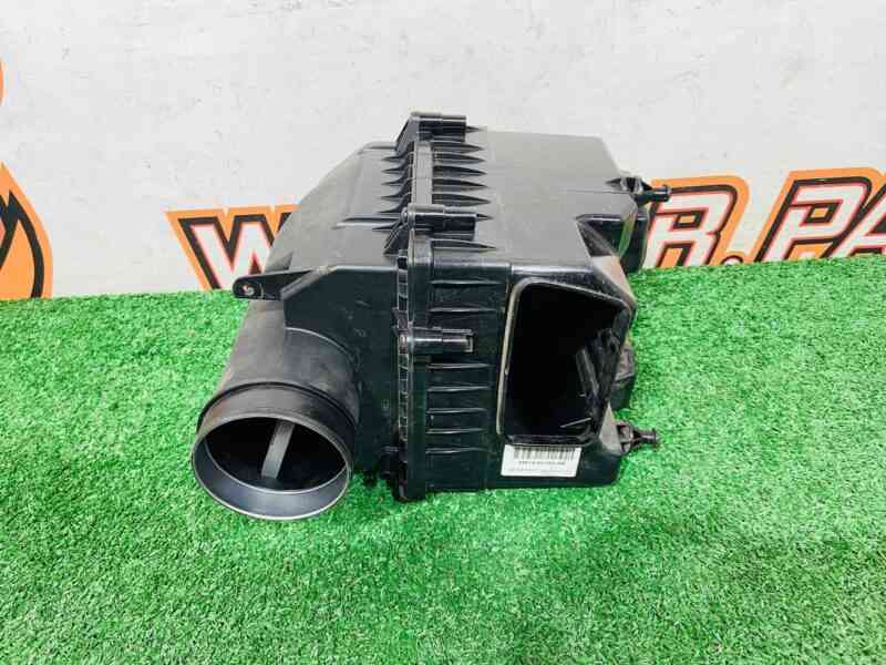 T2H46583 Air filter housing left Jaguar F-Pace X761 (2017-) used cost 200 € in stock 2 pcs.