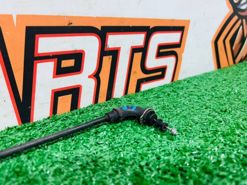 T4A14110 Hood cable Jaguar F-Pace X761 (2017-) Used cost 15 € in stock 1 pcs.