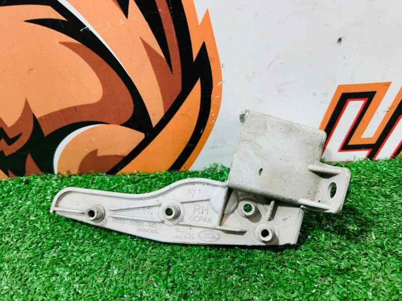 T4A15483 Right wing mounting bracket Jaguar F-Pace X761 (2017-) Used - Image 19