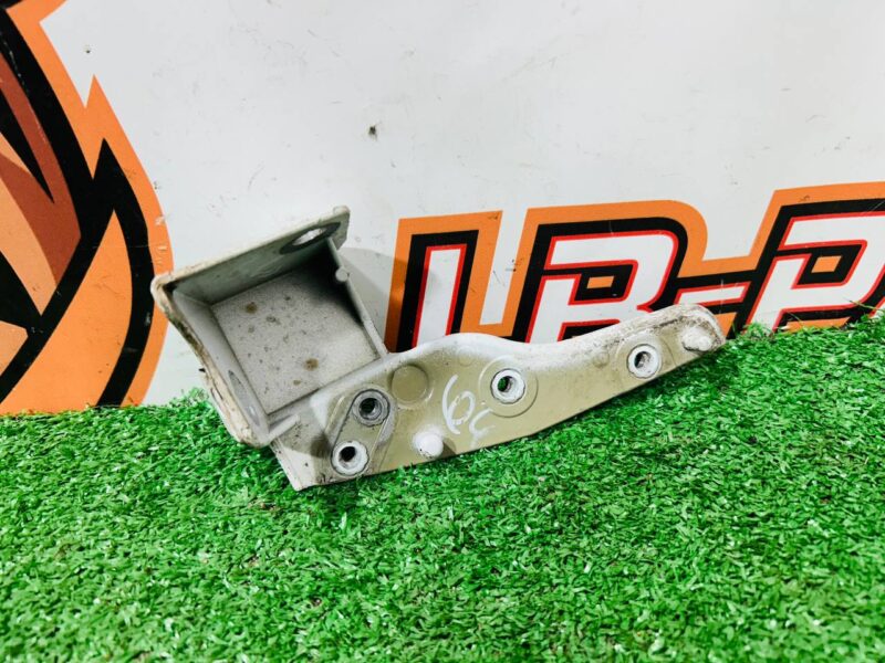 T4A15483 Right wing mounting bracket Jaguar F-Pace X761 (2017-) Used - Image 20