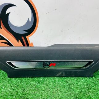 T4A16829 Jaguar F-Pace X761 (2017-) Front Right Door Sill Trim Used cost  € in stock 1 pcs.