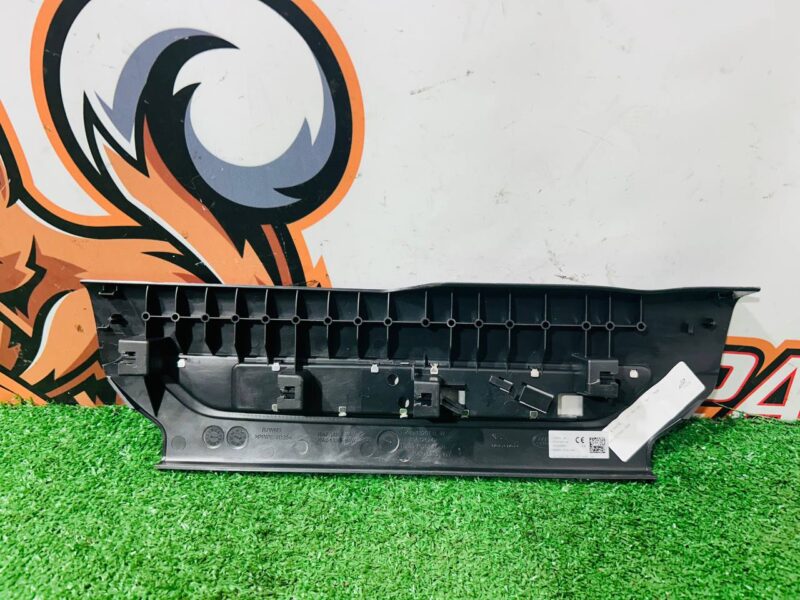 T4A16830 Jaguar F-Pace X761 (2017-) Front Left Door Sill Trim Used cost  € in stock 1 pcs.
