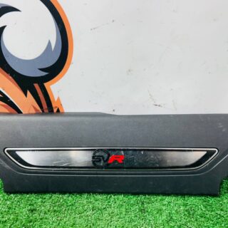 T4A16830 Jaguar F-Pace X761 (2017-) Front Left Door Sill Trim Used cost  € in stock 1 pcs.