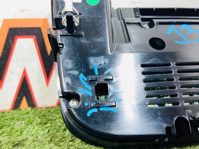 T4A29616 Air Conditioning Control Panel Jaguar F-Pace X761 (2017-) Used cost  € in stock 1 pcs.