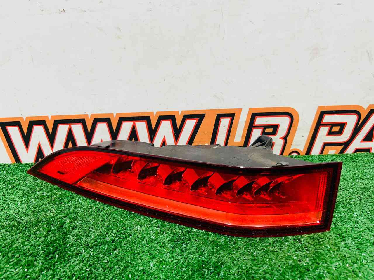 T4A37908 Rear left wing light for Jaguar F-Pace X761 (2017-) Used - Image 30