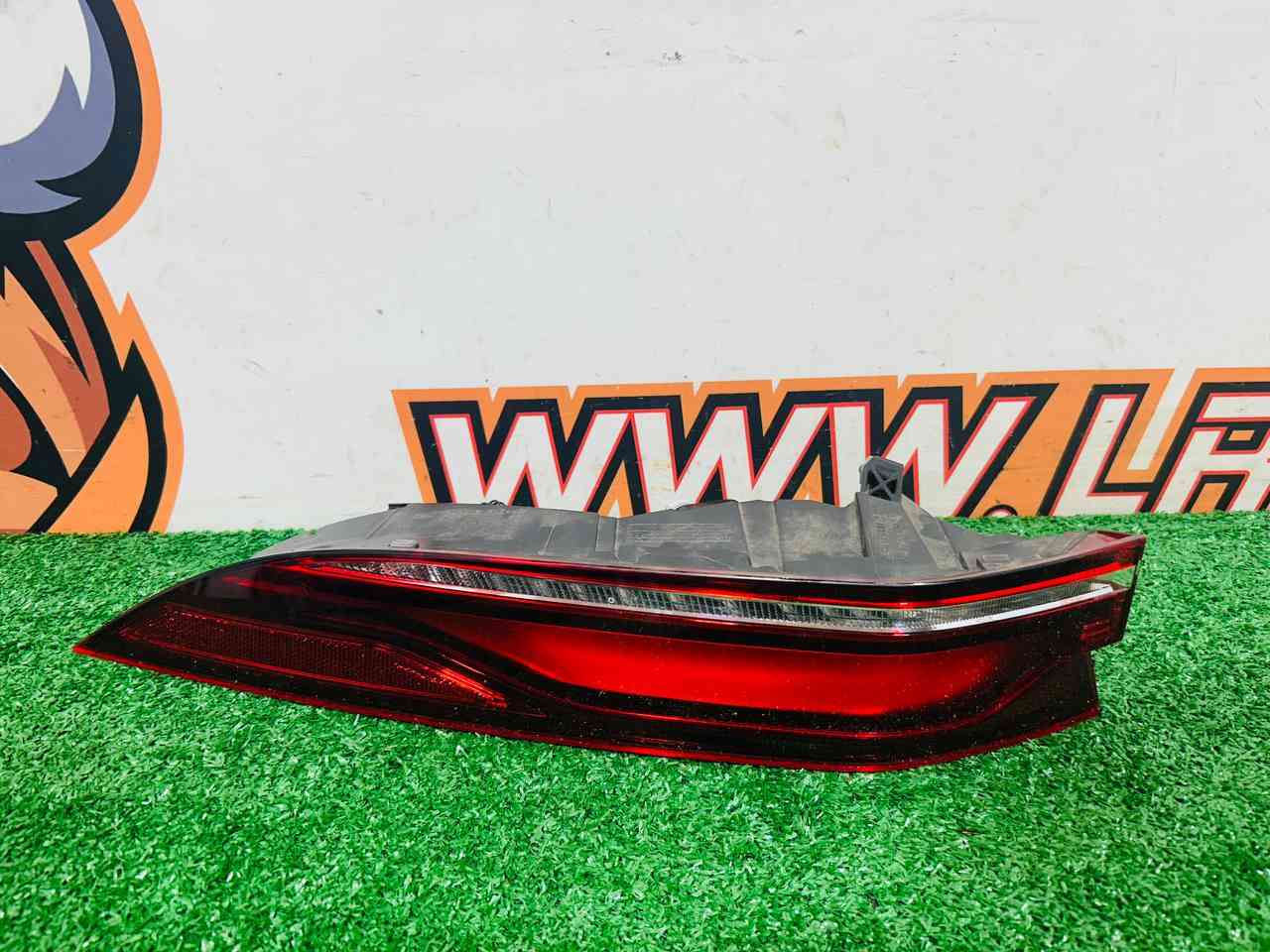 T4A44675 Left rear wing lamp for 2021 Jaguar F-Pace X761 (2017-) Used cost 350 € in stock 1 pcs.