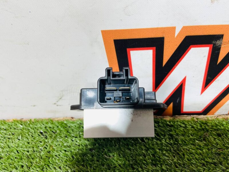 4993002230 Heater resistor Range Rover L405 (2013-2021) Used cost 20 € in stock 1 pcs.