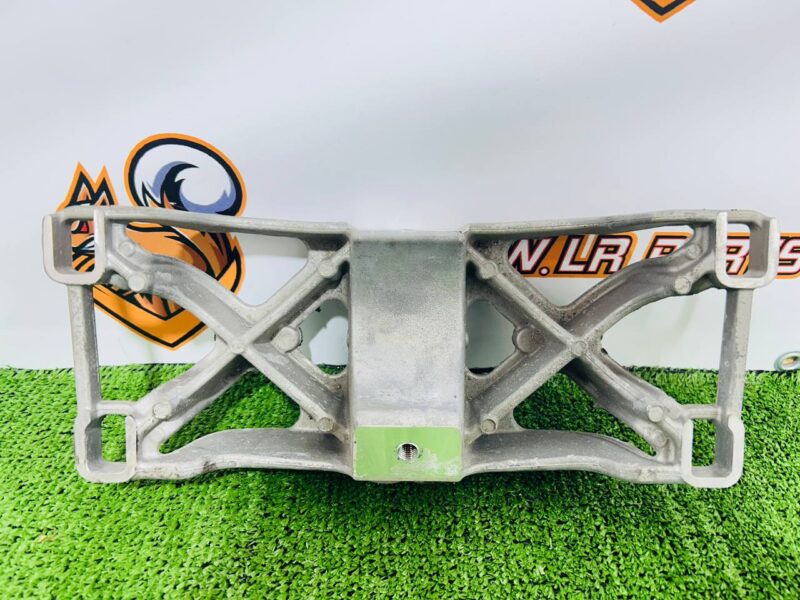 6W835060AE Jaguar F-Type X152 Mounting Bracket (2014-) Used cost  € in stock 1 pcs.