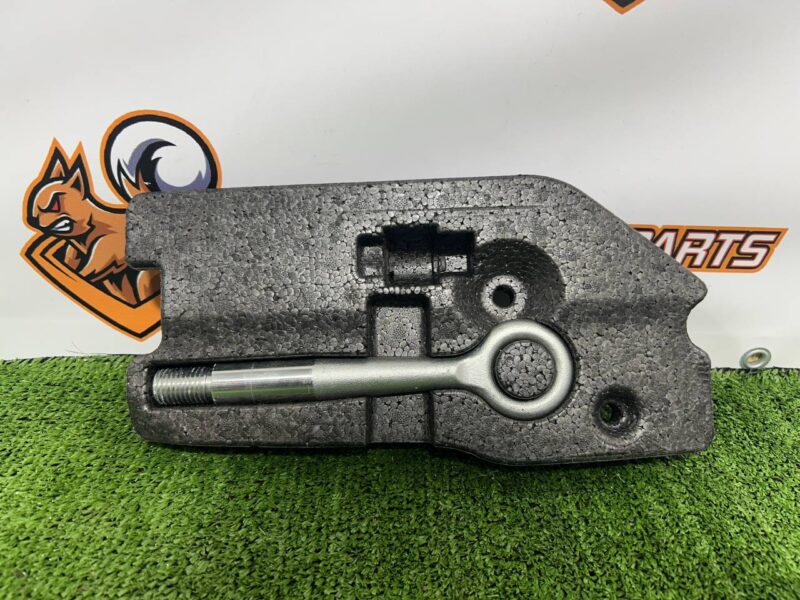 C2P1708 Towing eye with support block Jaguar F-Type X152 (2014-) Used cost  € in stock 1 pcs.