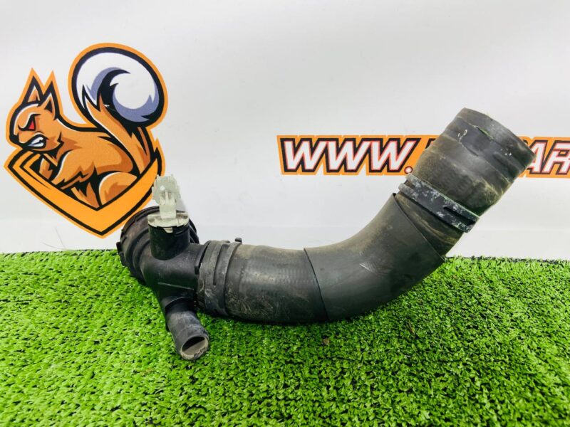 C2P24286 Radiator pipe lower Jaguar F-Type X152 (2014-) Used cost 35 € in stock 1 pcs.