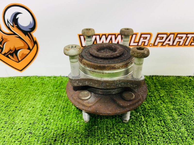 C2P24802 Front hub Jaguar F-Type X152 (2014-) Used cost 200 € in stock 2 pcs.