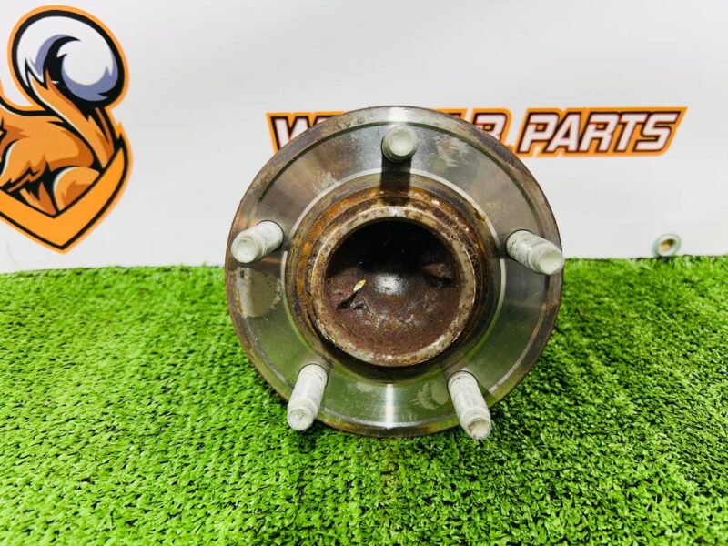 C2P24802 Front hub Jaguar F-Type X152 (2014-) Used cost 200 € in stock 2 pcs.
