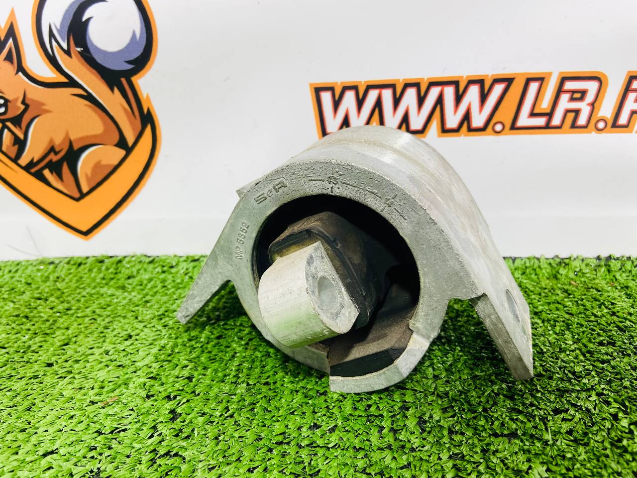 C2P8353 Automatic Transmission Mount Cushion Jaguar F-Type X152 (2014-) Used cost € in stock 1 pcs.