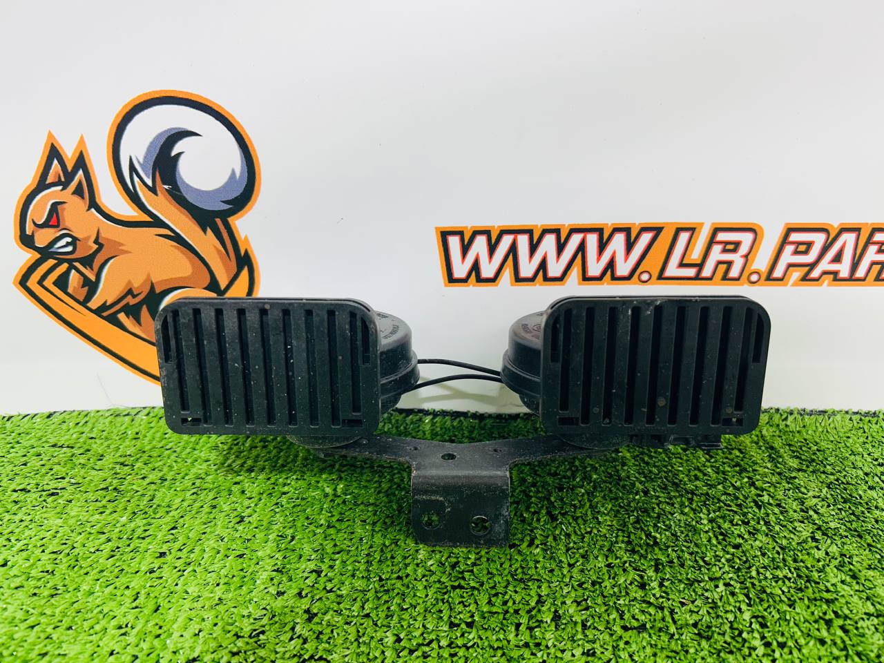 C2Z17609 Audio signal Jaguar F-Type X152 (2014-) Used cost € in stock 1 pcs.