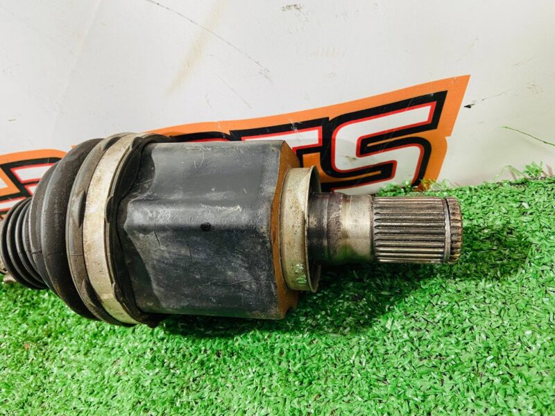 LR024758 Drive (axle shaft) front left 2.2L CRDI 6-speed automatic transmission AWF21 Range Rover Evoque L538 (2012-2018) used cost 270 € in stock 1 pcs.