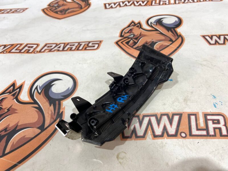 LR048351 Turn signal repeater in the mirror right Range Rover Evoque L538 (2012-2018) Used cost 40 € in stock 1 pcs.