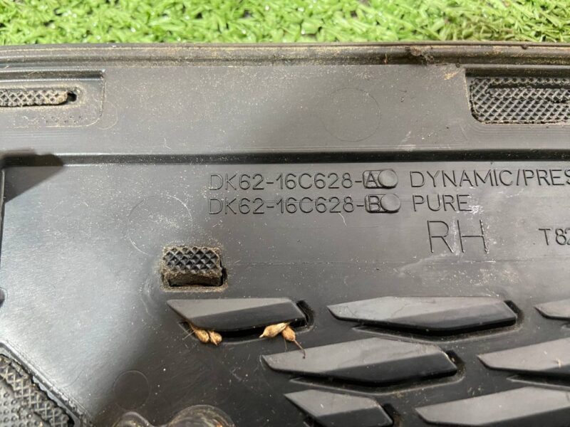 LR060308 Hood deflector right Range Rover Sport L494 (2014-2022) used cost 50 € in stock 3 pcs.