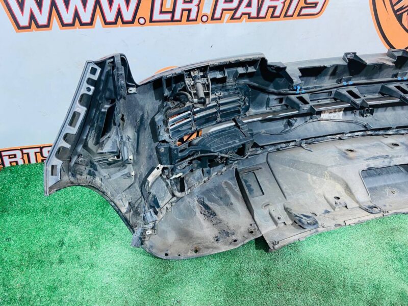 LR071951 Front bumper assembly Range Rover L405 (2013-2021) Used - Image 21