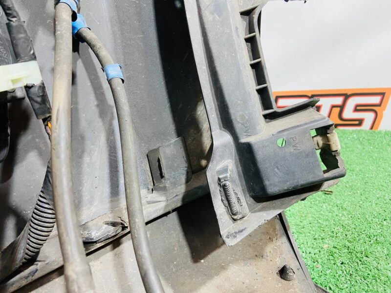 LR071951 Front bumper assembly Range Rover L405 (2013-2021) Used - Image 24