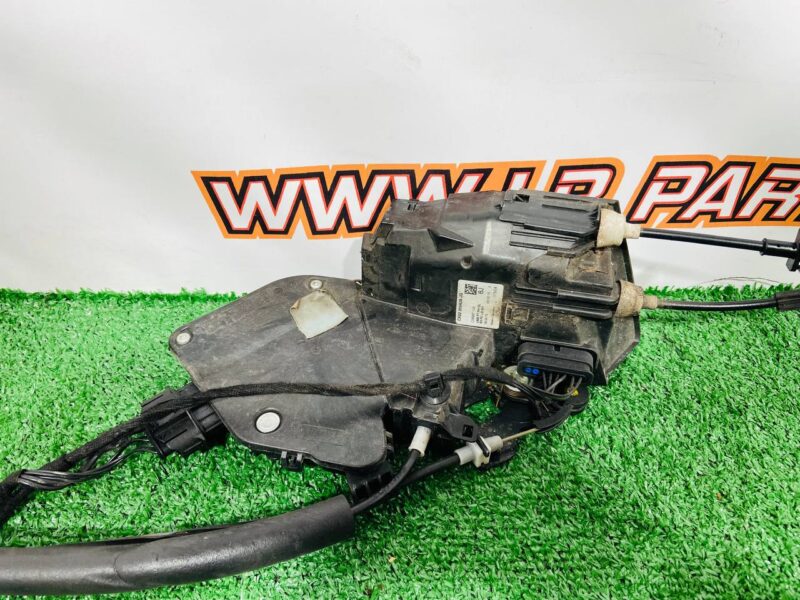 LR078720KIT2 Door lock with tightening kit Range Rover L405 (2013-2021) Used - Image 18