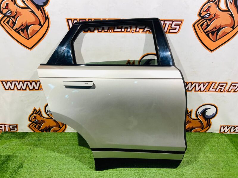 LR091719KIT Rear right door complete Range Rover Velar L560 (2018-) Used cost  € in stock 1 pcs.