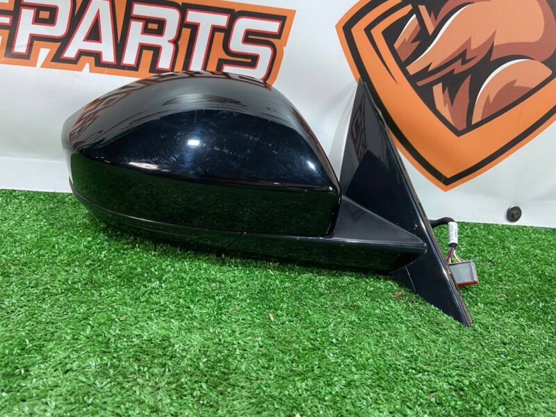 LR093141 Outside right mirror complete Range Rover Velar L560 (2018-) Used cost 400 € in stock 1 pcs.