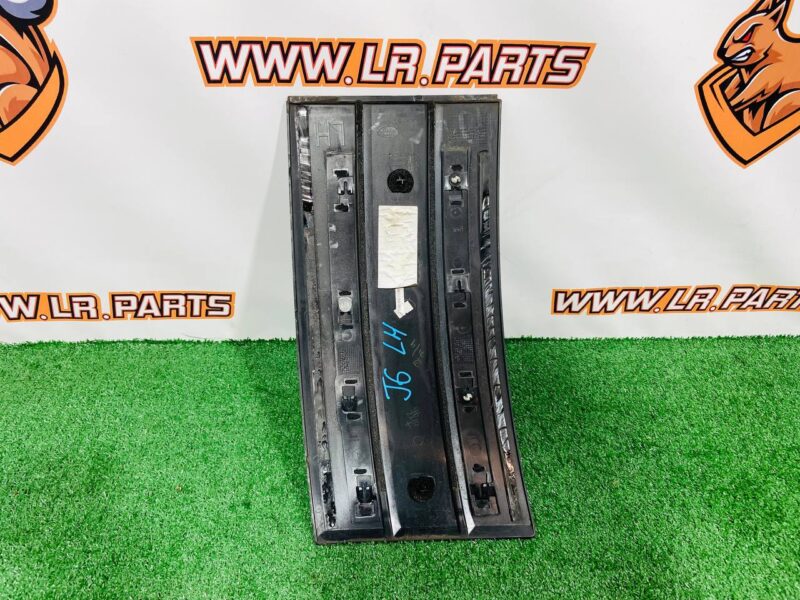 LR096540 Door molding left front Range Rover L405 (2013-2021) Used - Image 12