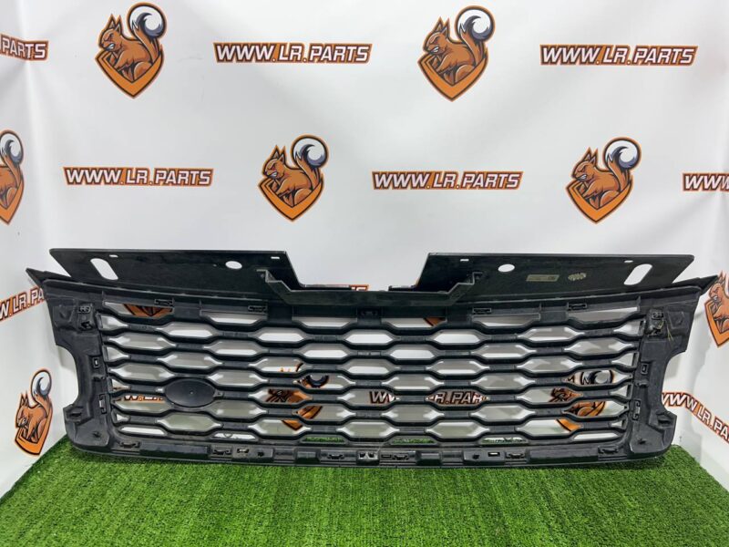 LR098080 Radiator grille 2018- Range Rover L405 (2013-2021) Used cost 345 € in stock 2 pcs.
