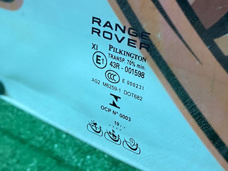 LR098185 Glass door front left 2018- Range Rover L405 (2013-2021) Used cost 150 € in stock 2 pcs.