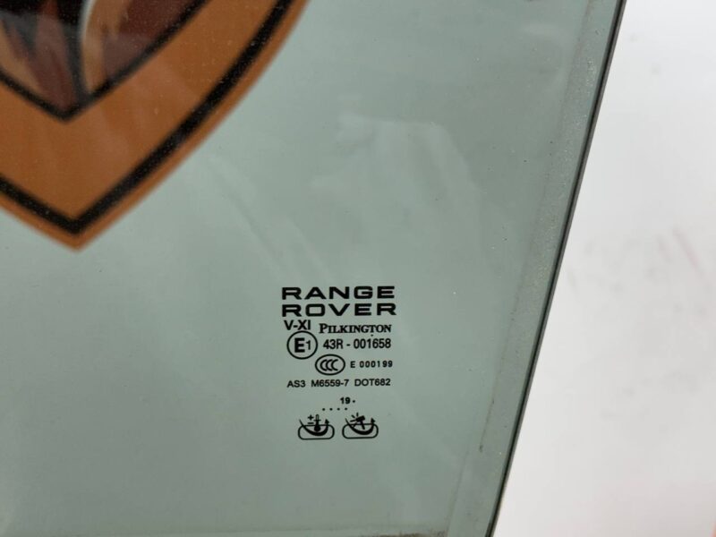LR098191 Rear left door glass Range Rover L405 (2013-2021) used cost  € in stock 3 pcs.