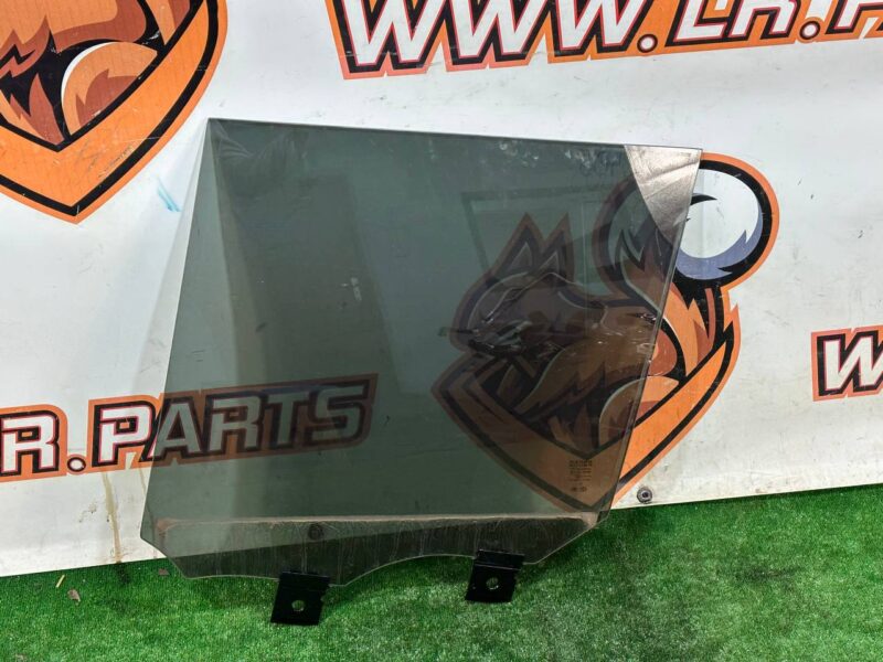 LR098191 Rear left door glass Range Rover L405 (2013-2021) used cost  € in stock 3 pcs.