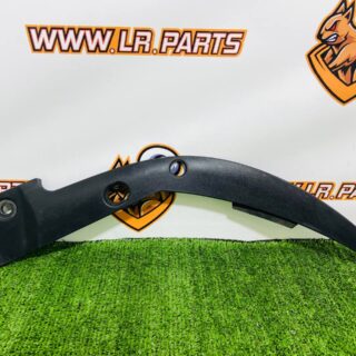 LR098740 Left headlight trim Range Rover L405 (2013-2021) Used cost  € in stock 1 pcs.