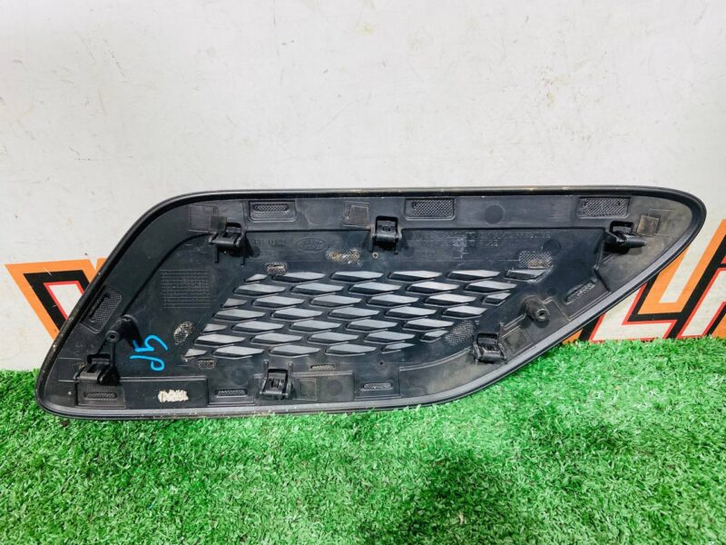 LR098770 Hood deflector left 2019- RS Range Rover Sport L494 (2014-2022) Used cost 100 € in stock 1 pcs.