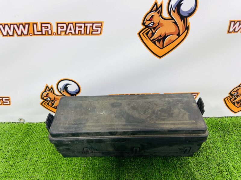 LR098963 Engine compartment fuse box Land Rover Discovery 5 L462 (2017-) Used - Image 22