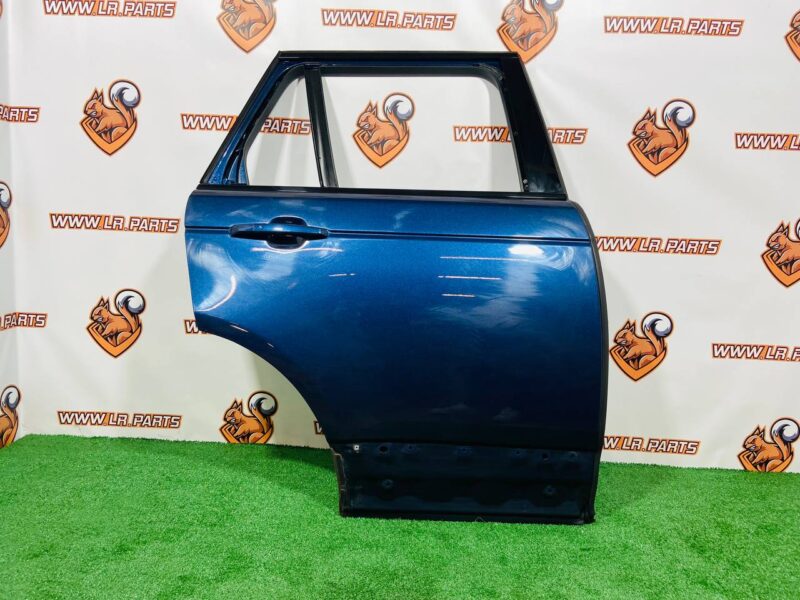 LR100510 Rear right door Range Rover L405 (2013-2021) used cost 715 € in stock 1 pcs.