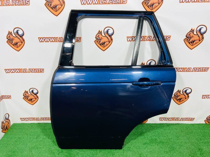 LR100511 Door rear left Range Rover L405 (2013-2021) used cost 715 € in stock 3 pcs.