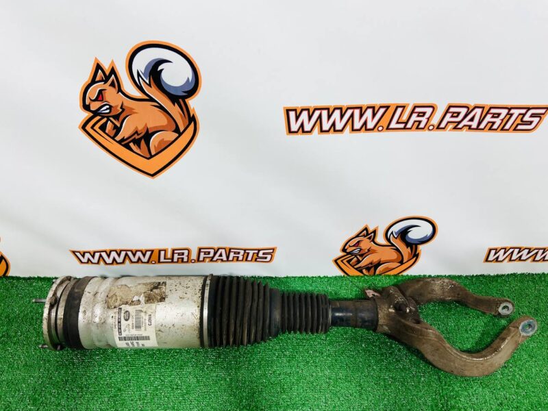 LR102249KIT Front right shock absorber with bracket Range Rover L405 (2013-2021) Used cost 470 € in stock 1 pcs.