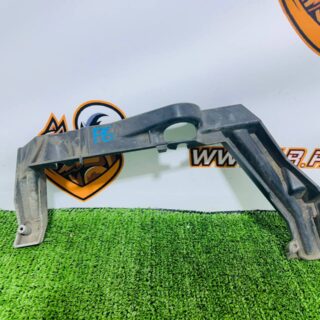 LR105880 Rear bumper bracket left Range Rover L405 (2013-2021) Used cost  € in stock 2 pcs.