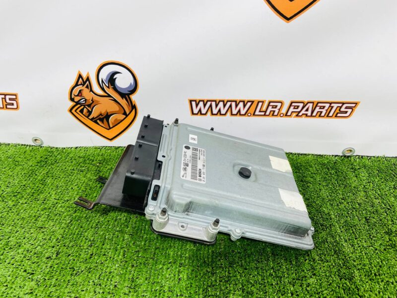 LR106651 Engine control unit 3.0TD Land Rover Discovery 5 L462 (2017-) USED - Image 15