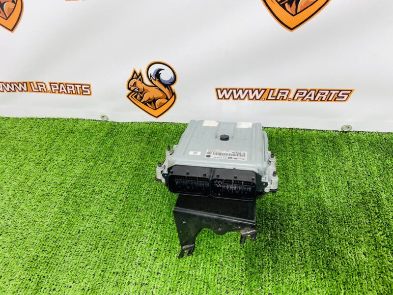 LR106651 Engine control unit 3.0TD Land Rover Discovery 5 L462 (2017-) USED - Image 16