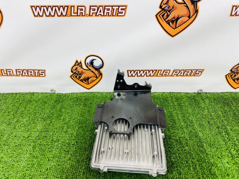 LR106651 Engine control unit 3.0TD Land Rover Discovery 5 L462 (2017-) USED - Image 18