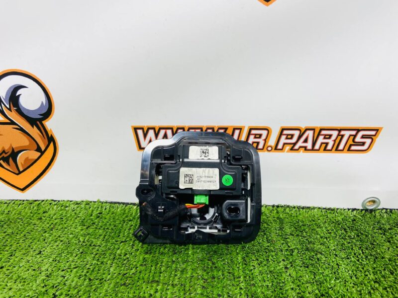 LR108699 Interior lamp right Range Rover L405 (2013-2021) Used cost  € in stock 2 pcs.