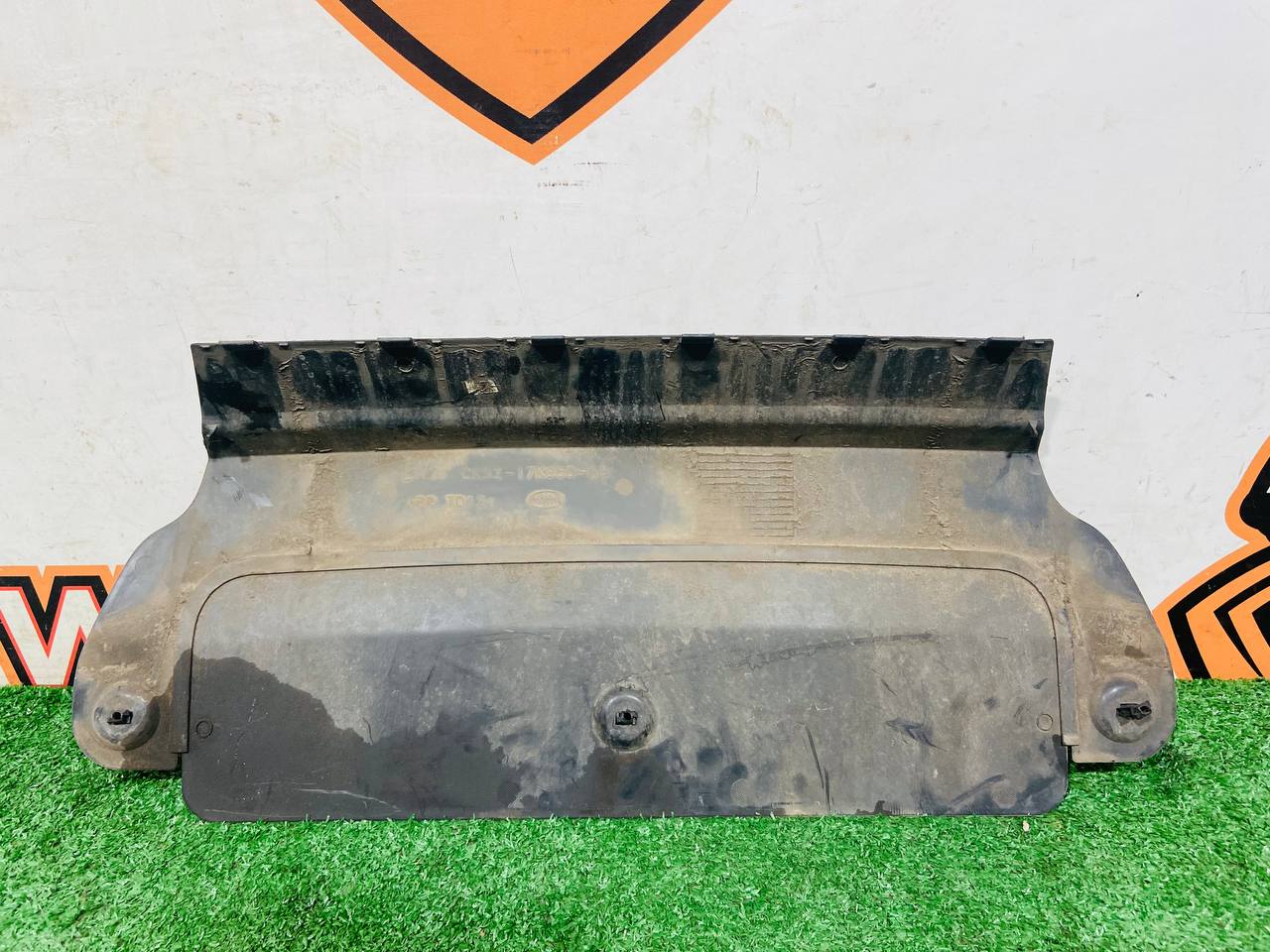 LR108920 Rear Bumper Cover Range Rover L405 (2013-2021) Used - Image 13