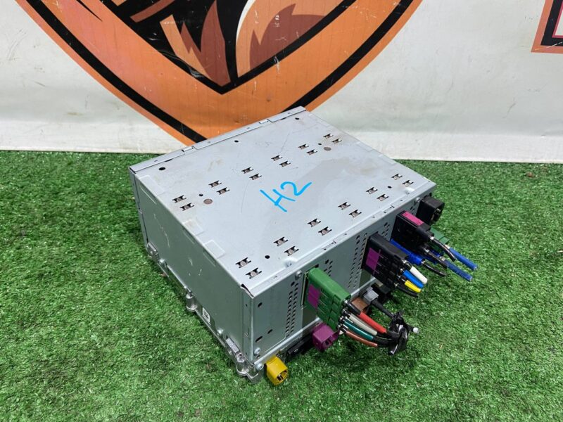 LR110220 Multimedia control unit Range Rover L405 (2013-2021) used cost 600 € in stock 3 pcs.