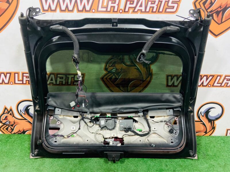 LR110352 Trunk lid Range Rover Velar L560 (2018-) Used - Image 20