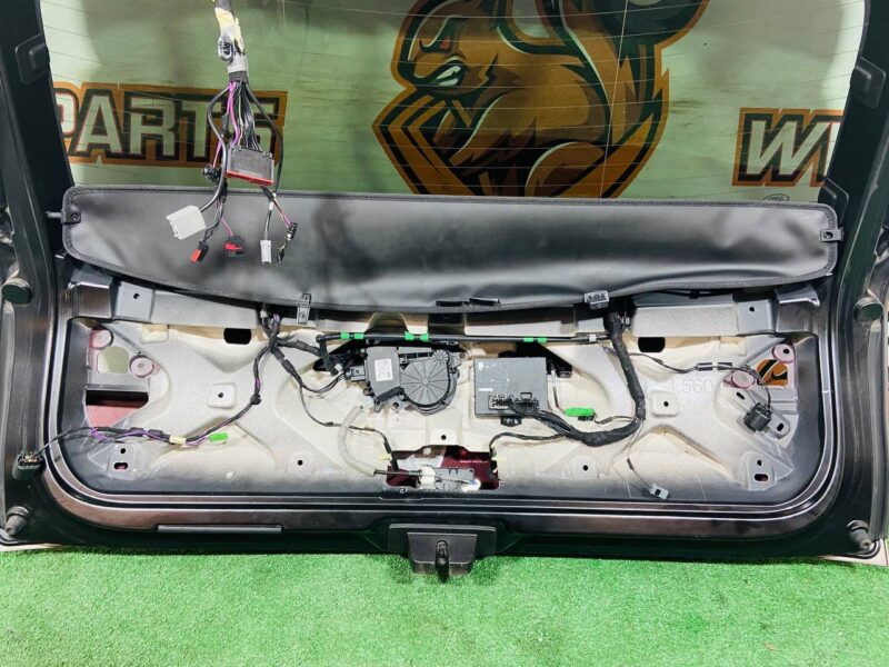 LR110352 Trunk lid Range Rover Velar L560 (2018-) Used - Image 21