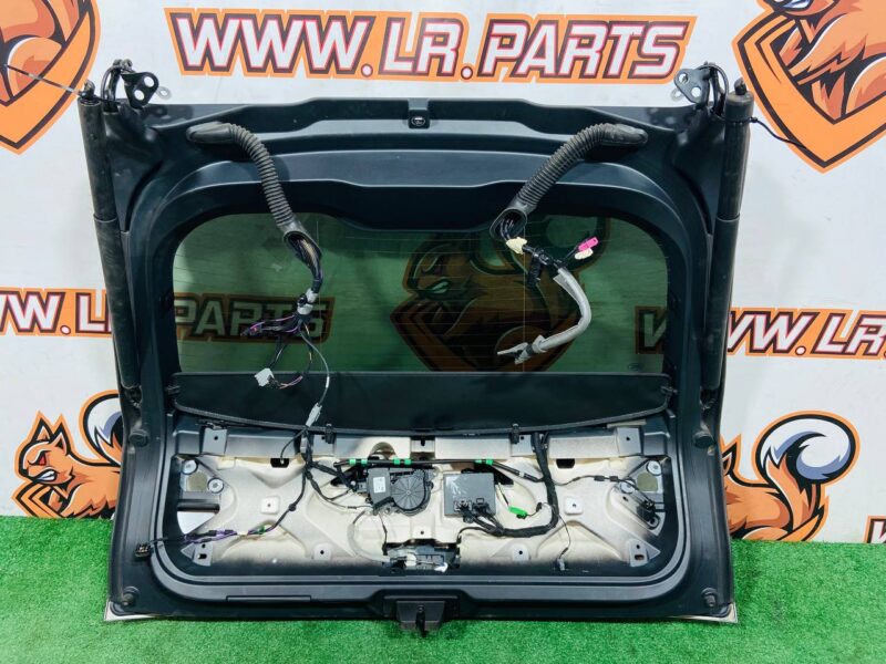 LR110352 Trunk lid Range Rover Velar L560 (2018-) Used - Image 24