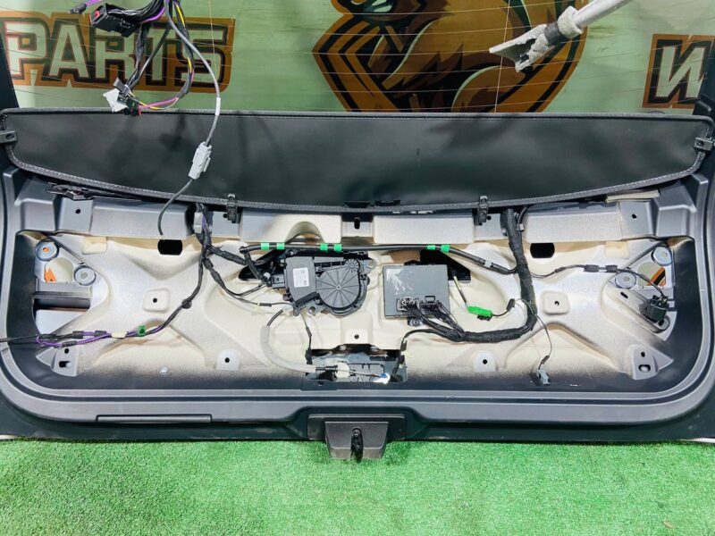 LR110352 Trunk lid Range Rover Velar L560 (2018-) Used - Image 25